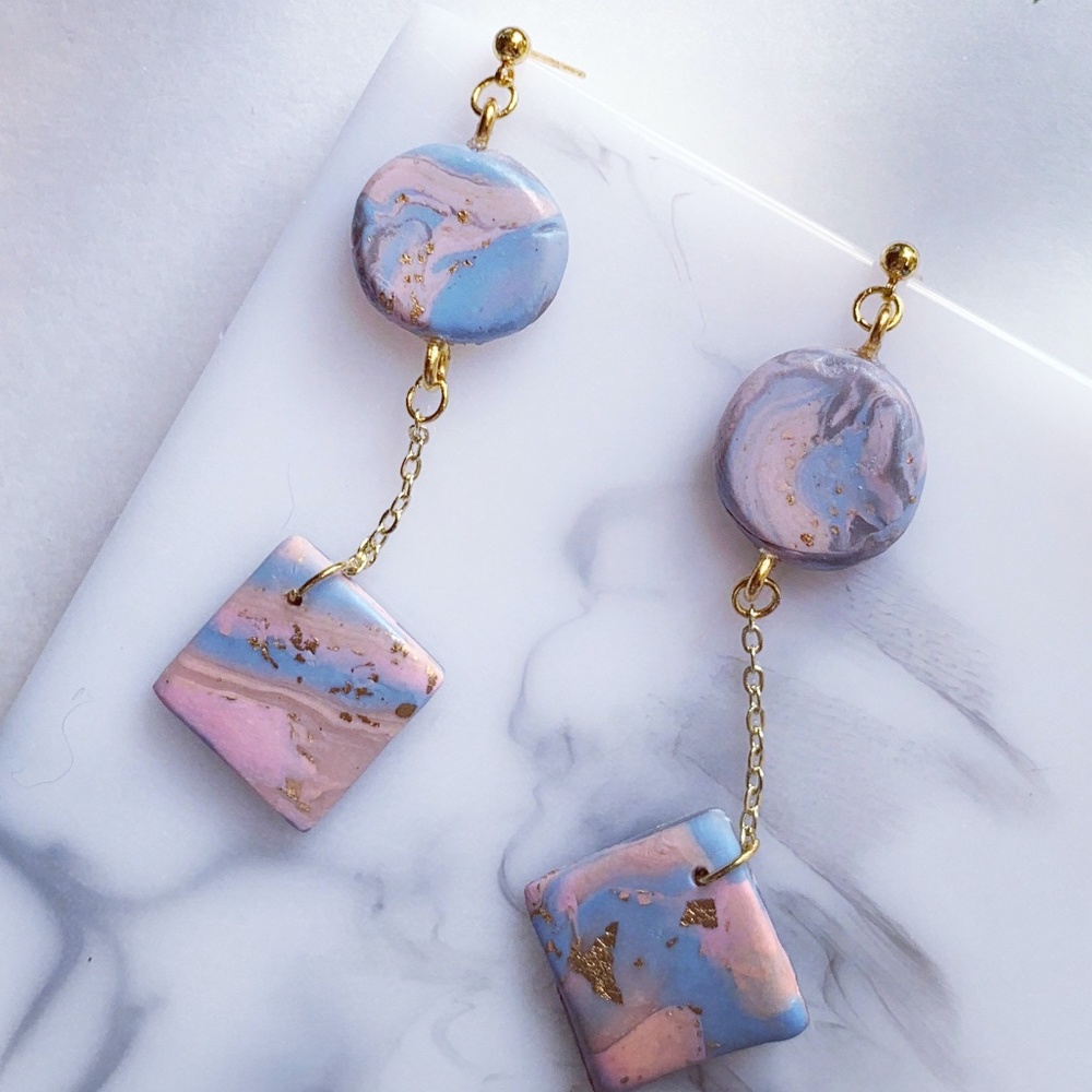 5/25💰NWT HANDMADE Pink Blue Gold Marbled Earrings